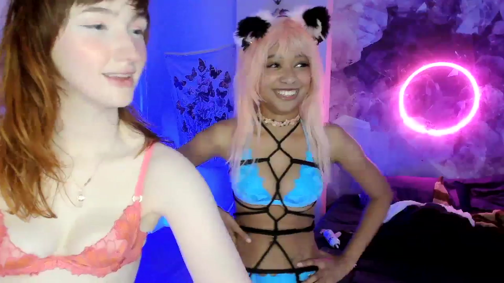 Gallery image thumbnail from SnugglePunk's myfreecams stream on, 11/03/2023, 02:22 image 13 of 20