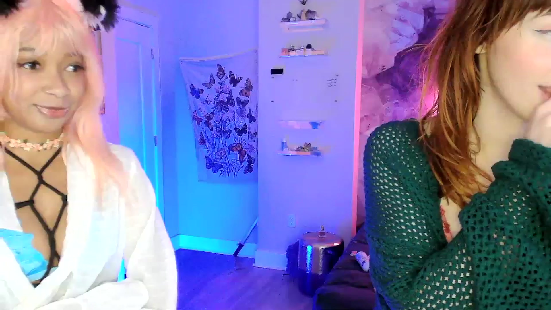 Gallery image thumbnail from SnugglePunk's myfreecams stream on, 11/03/2023, 02:22 image 14 of 20