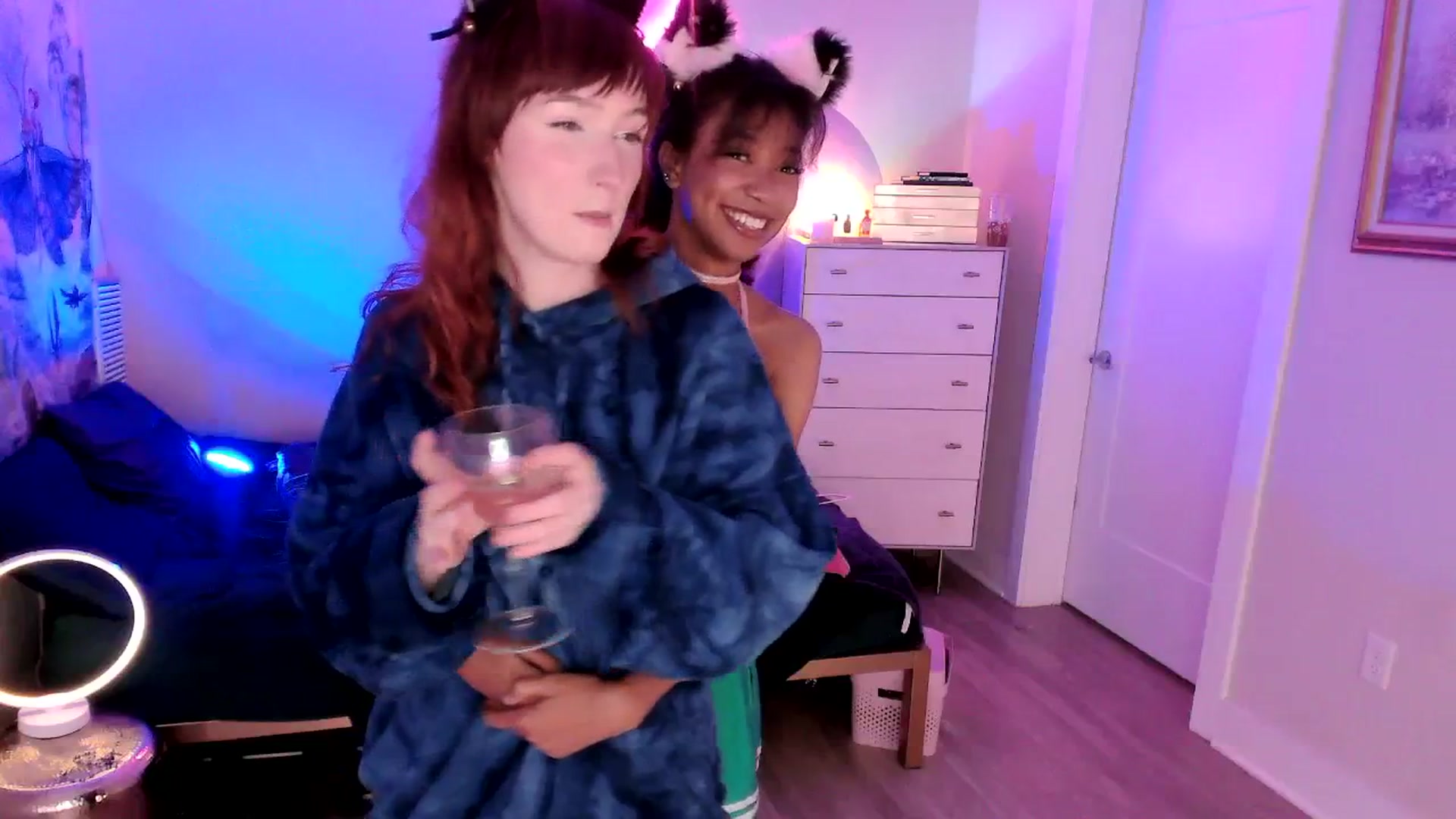 Gallery image thumbnail from SnugglePunk's myfreecams stream on, 11/12/2023, 01:02 image 5 of 20