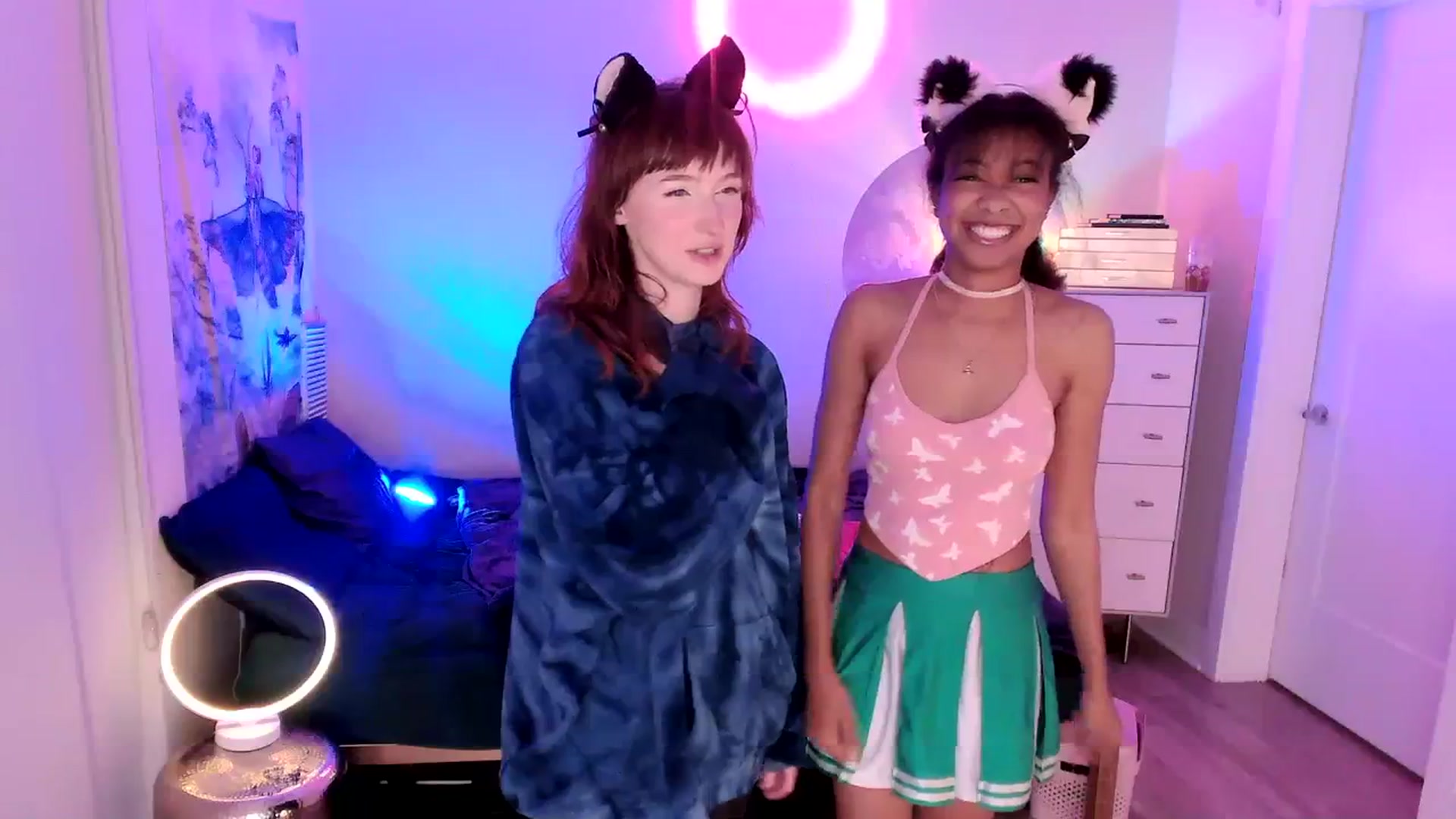 Gallery image thumbnail from SnugglePunk's myfreecams stream on, 11/12/2023, 01:02 image 8 of 20