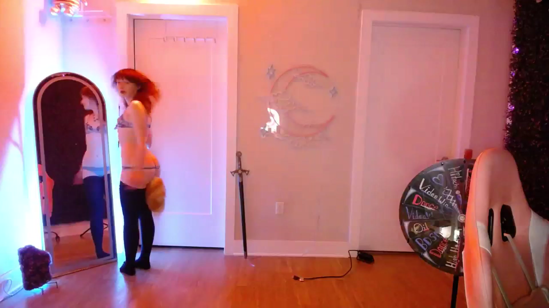Gallery image thumbnail from SnugglePunk's myfreecams stream on, 02/03/2024, 01:58 image 19 of 20