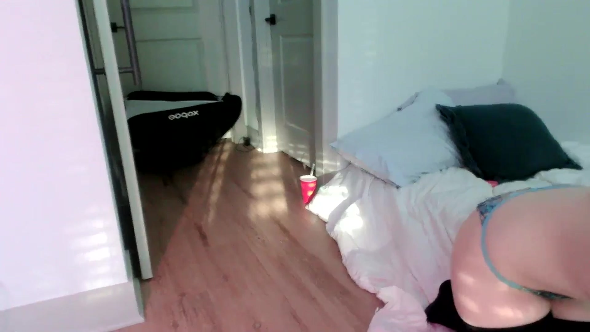 Gallery image thumbnail from SnugglePunk's myfreecams stream on, 06/21/2024, 23:51 image 18 of 20