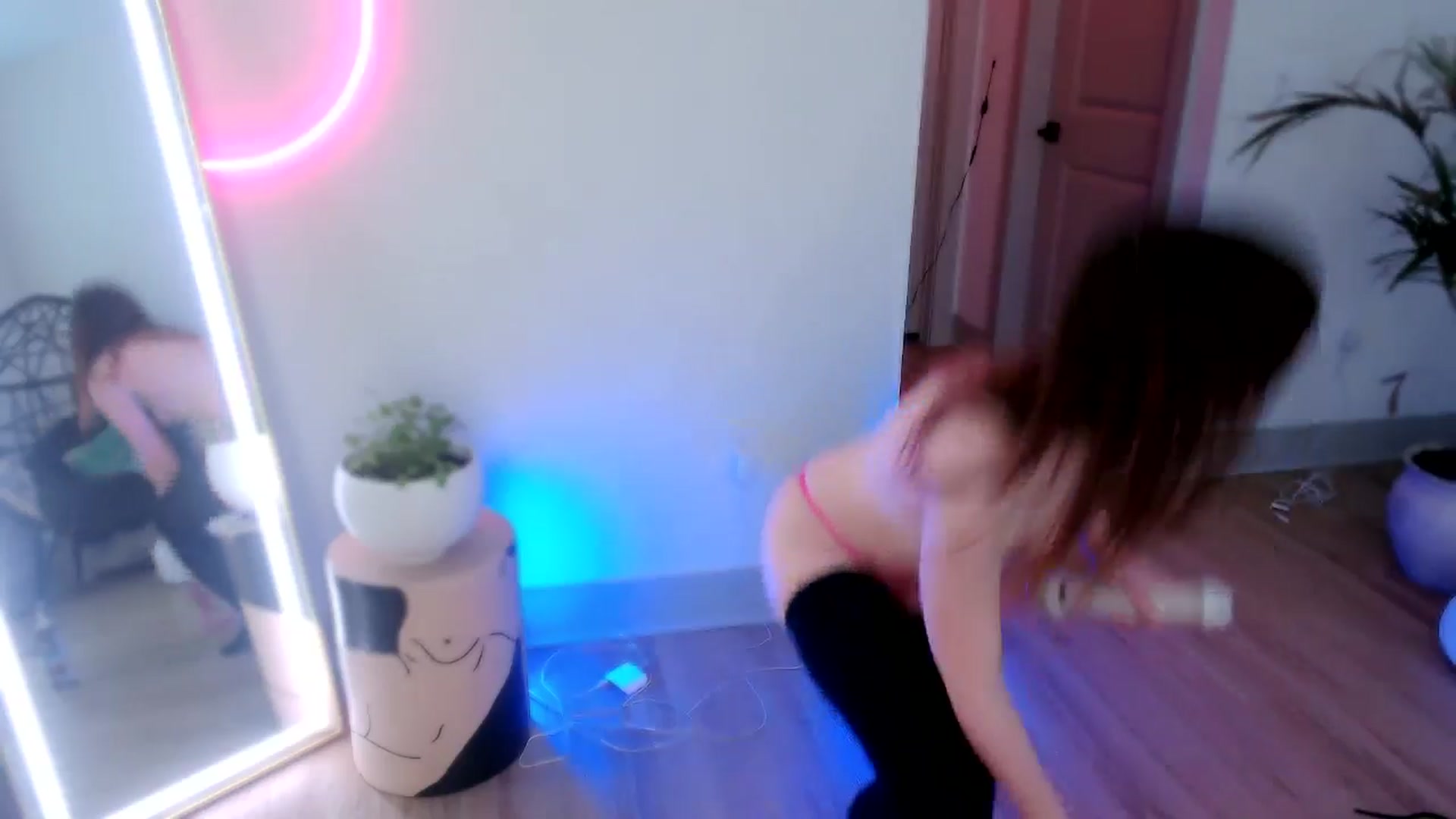 Gallery image thumbnail from SnugglePunk's myfreecams stream on, 06/28/2024, 23:09 image 12 of 20