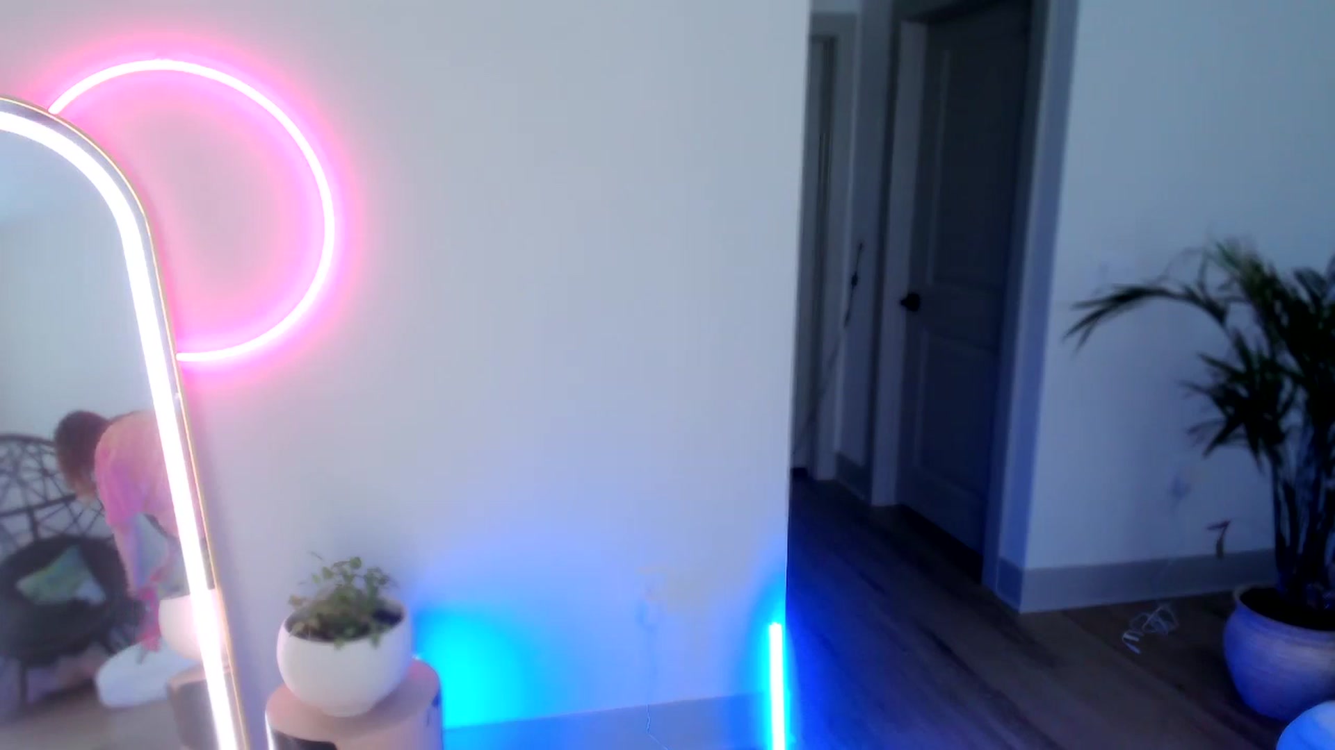 Gallery image thumbnail from SnugglePunk's myfreecams stream on, 06/28/2024, 23:09 image 18 of 20