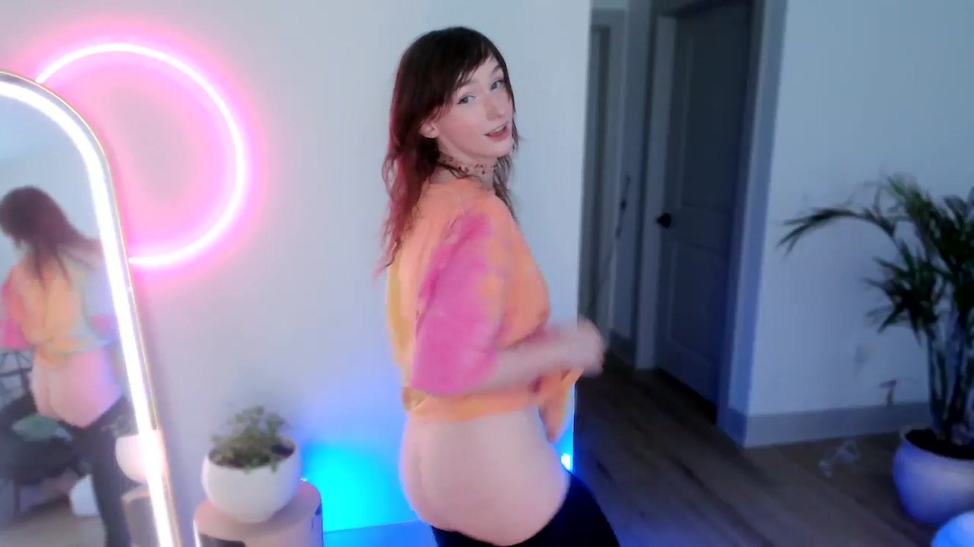 Gallery image thumbnail from SnugglePunk's myfreecams stream on, 06/28/2024, 23:09 image 16 of 20