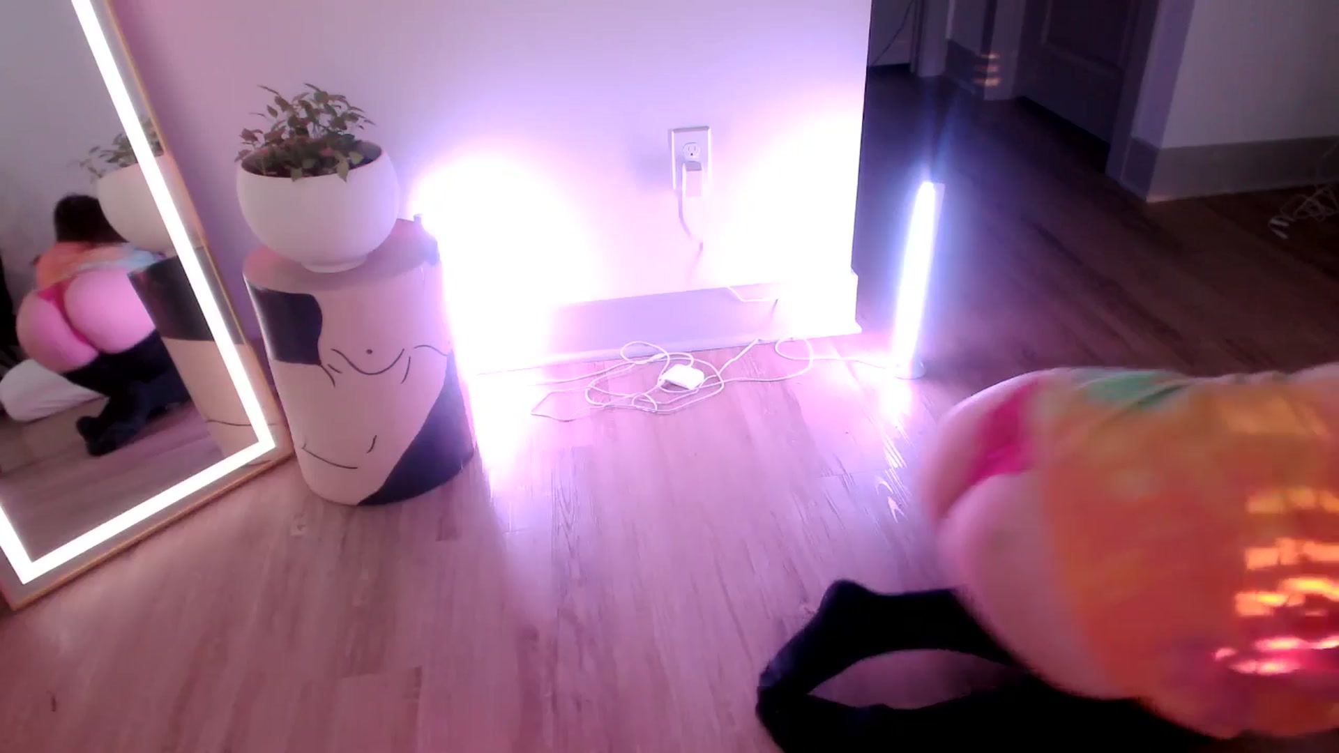 Gallery image thumbnail from SnugglePunk's myfreecams stream on, 06/28/2024, 23:56 image 18 of 20