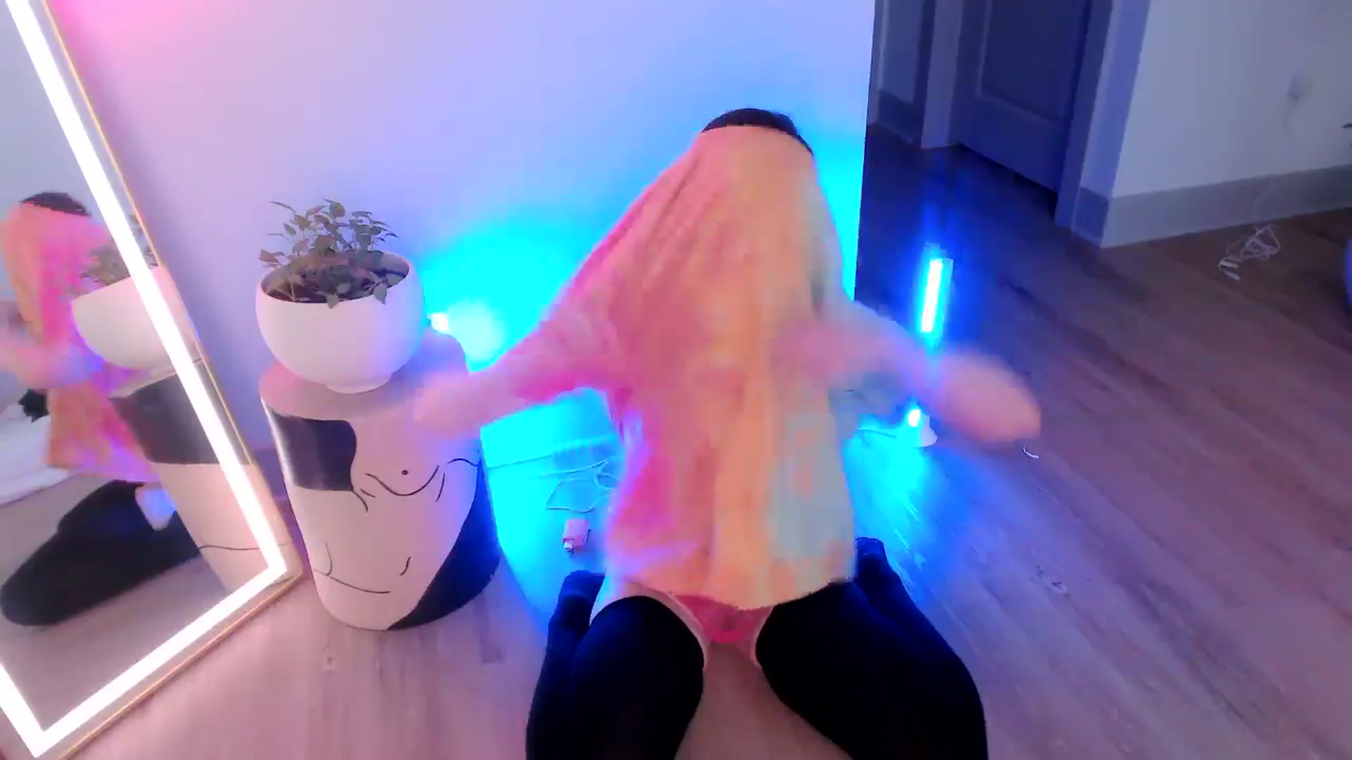 Gallery image thumbnail from SnugglePunk's myfreecams stream on, 06/28/2024, 23:56 image 15 of 20