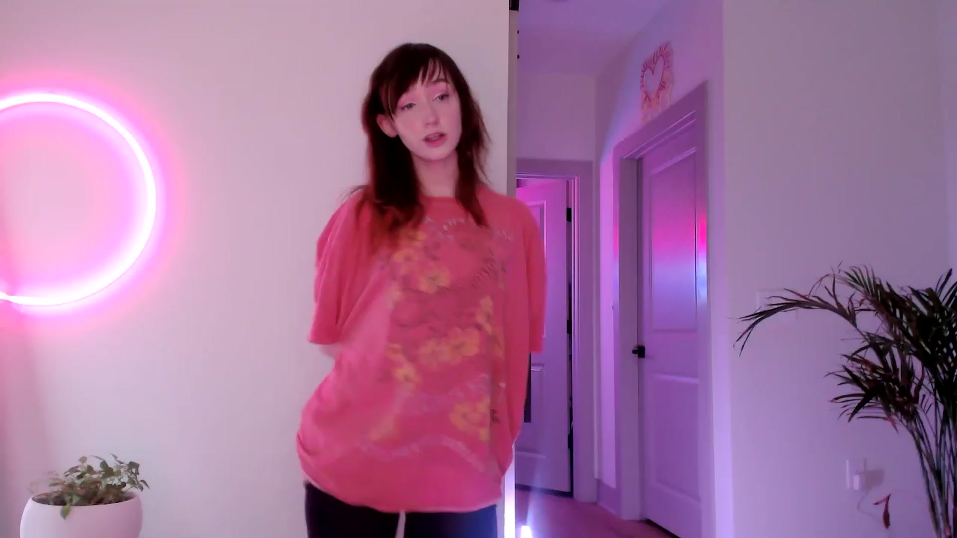 Gallery image thumbnail from SnugglePunk's myfreecams stream on, 06/30/2024, 01:43 image 1 of 20