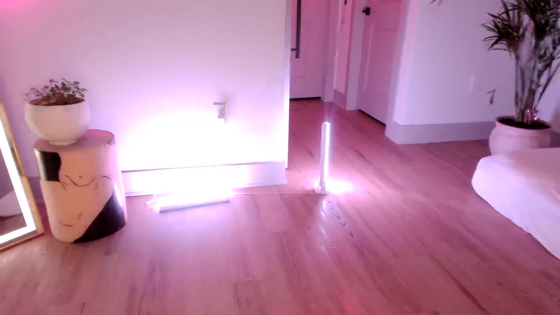 Gallery image thumbnail from SnugglePunk's myfreecams stream on, 07/06/2024, 23:30 image 15 of 20