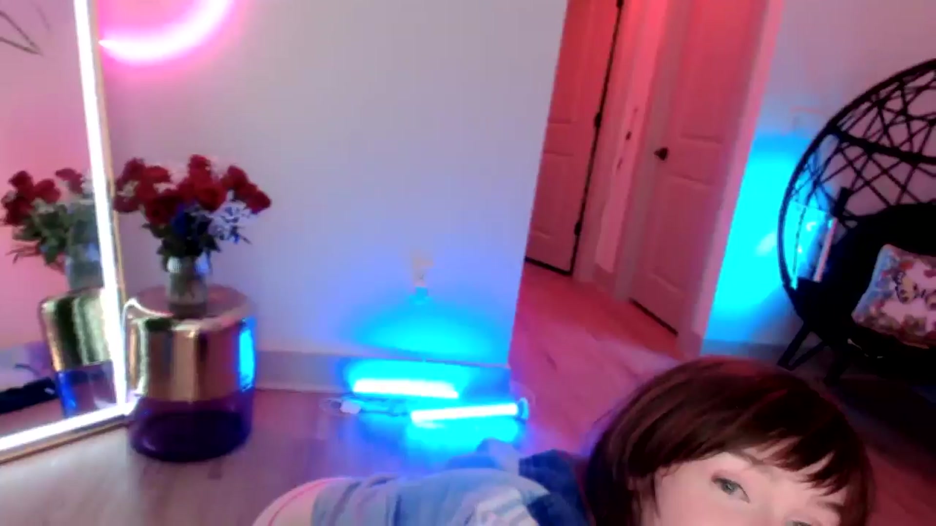 Gallery image thumbnail from SnugglePunk's myfreecams stream on, 07/20/2024, 24:01 image 6 of 20
