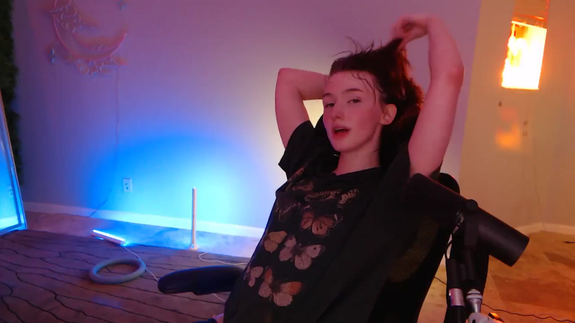 Gallery image thumbnail from SnugglePunk's myfreecams stream on, 01/11/2025, 01:59 image 6 of 20