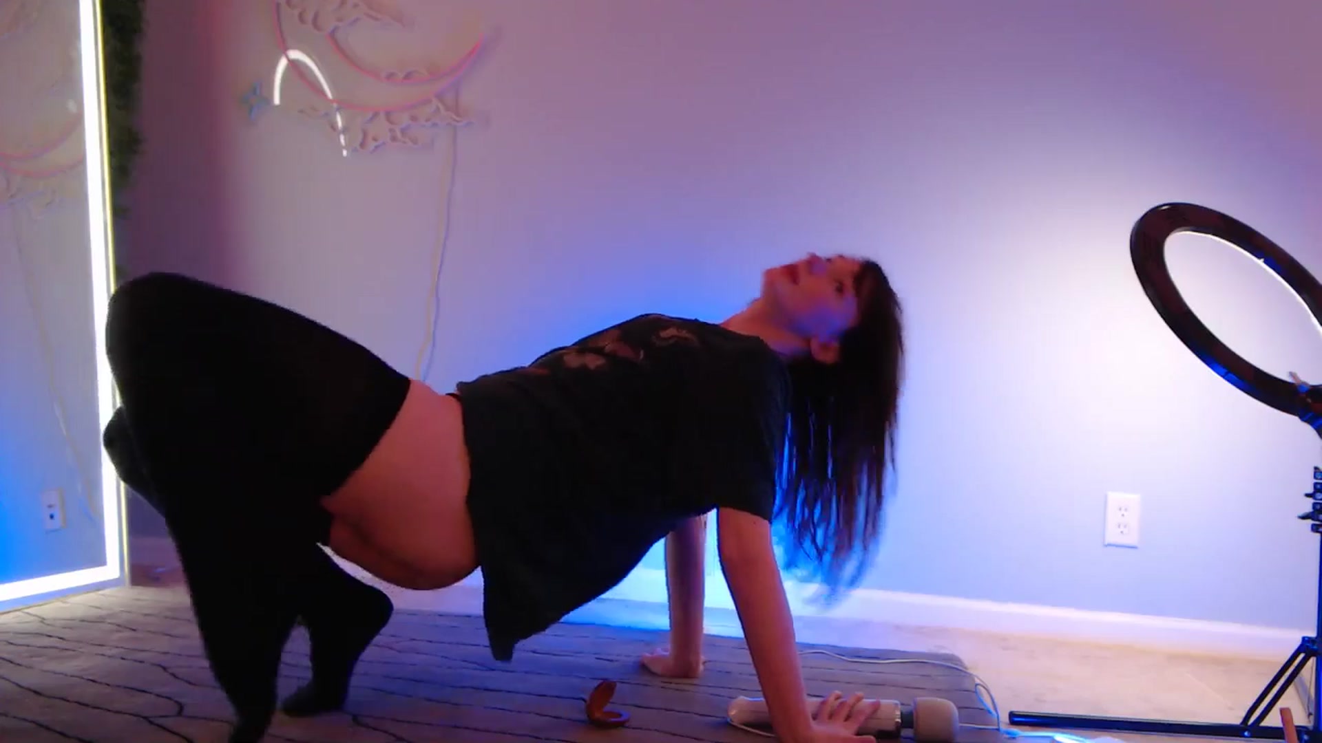 Gallery image thumbnail from SnugglePunk's myfreecams stream on, 01/11/2025, 01:59 image 13 of 20