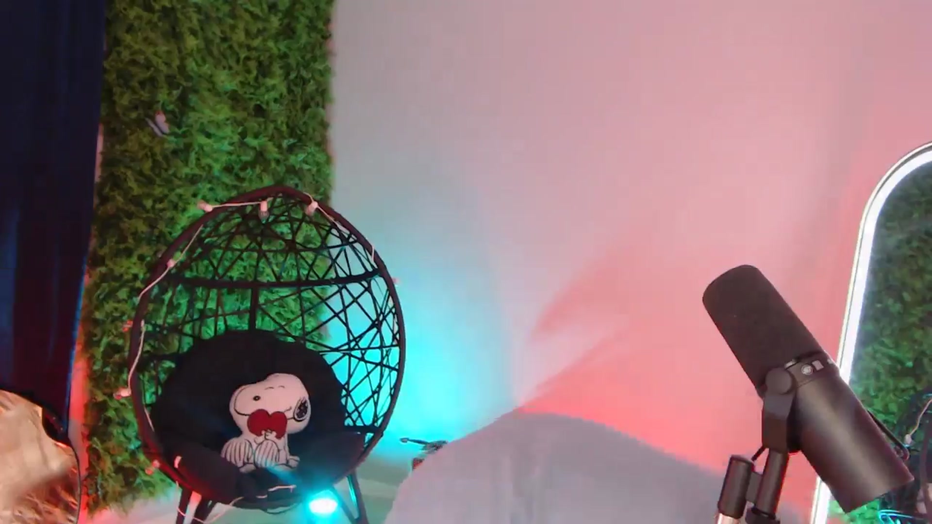 Gallery image thumbnail from SnugglePunk's myfreecams stream on, 02/03/2025, 01:44 image 3 of 20