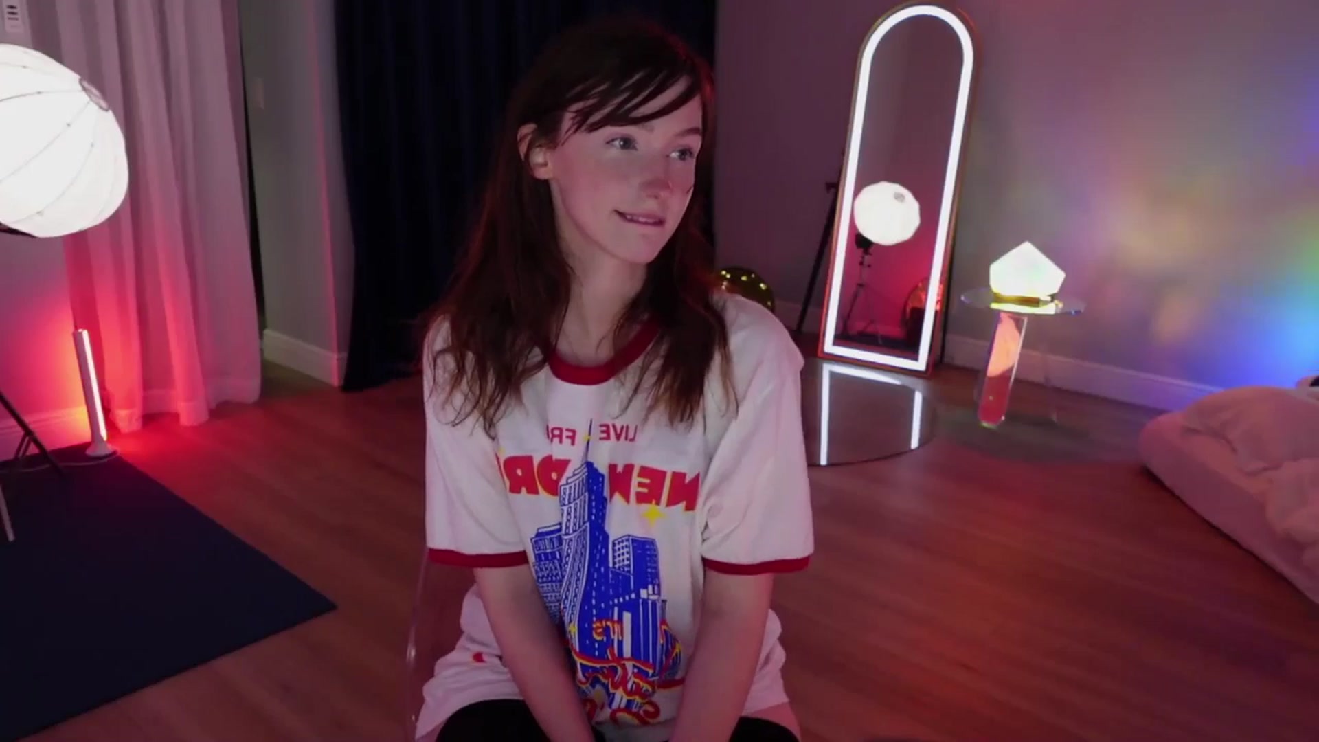 Gallery image thumbnail from SnugglePunk's myfreecams stream on, 03/02/2025, 24:05 image 4 of 20