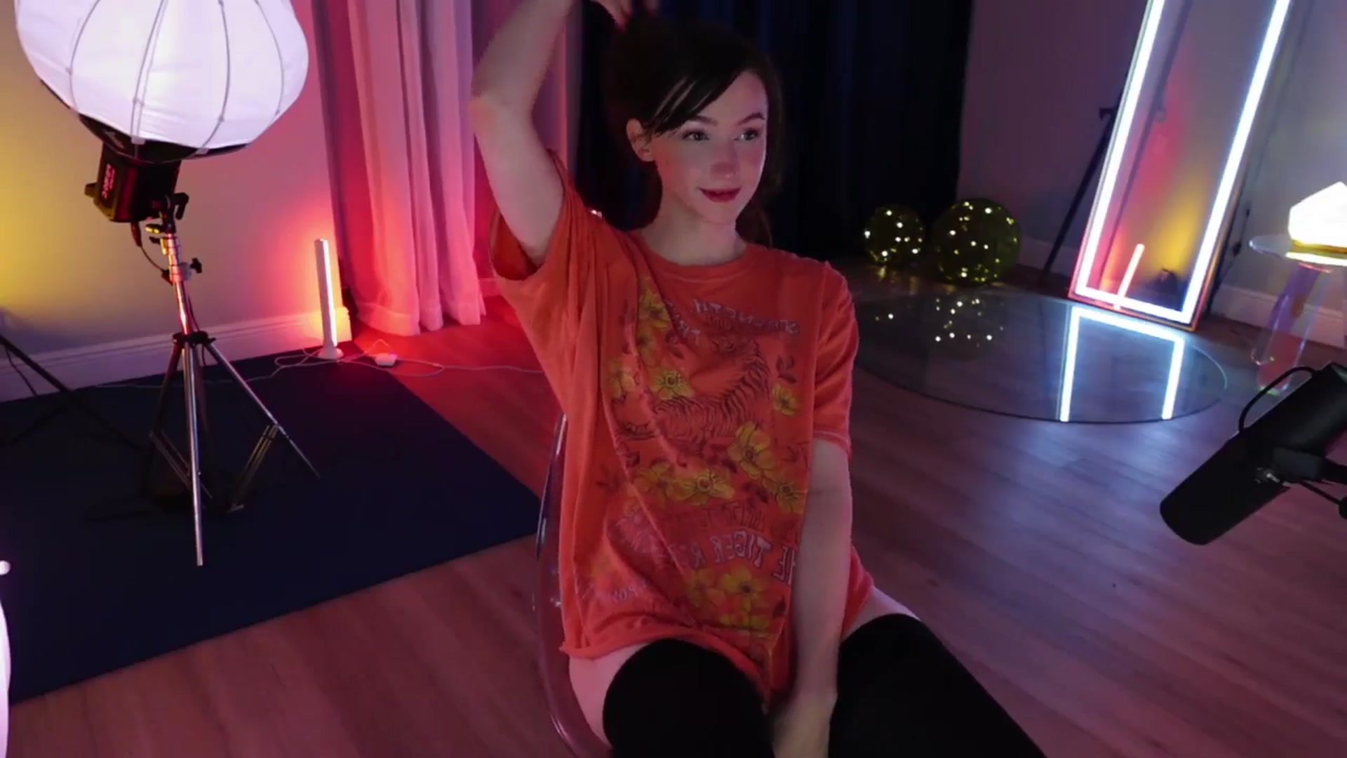 Gallery image thumbnail from SnugglePunk's myfreecams stream on, 03/03/2025, 02:16 image 16 of 20