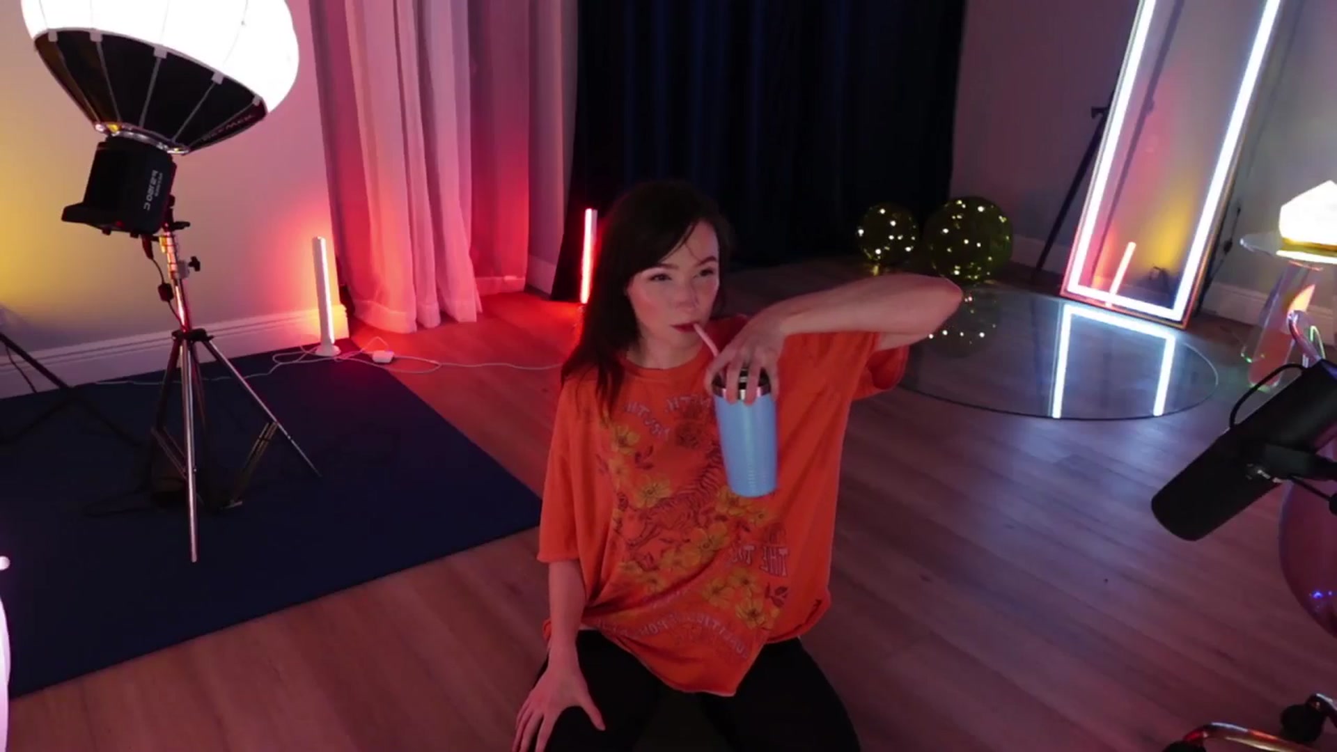 Gallery image thumbnail from SnugglePunk's myfreecams stream on, 03/03/2025, 02:16 image 18 of 20