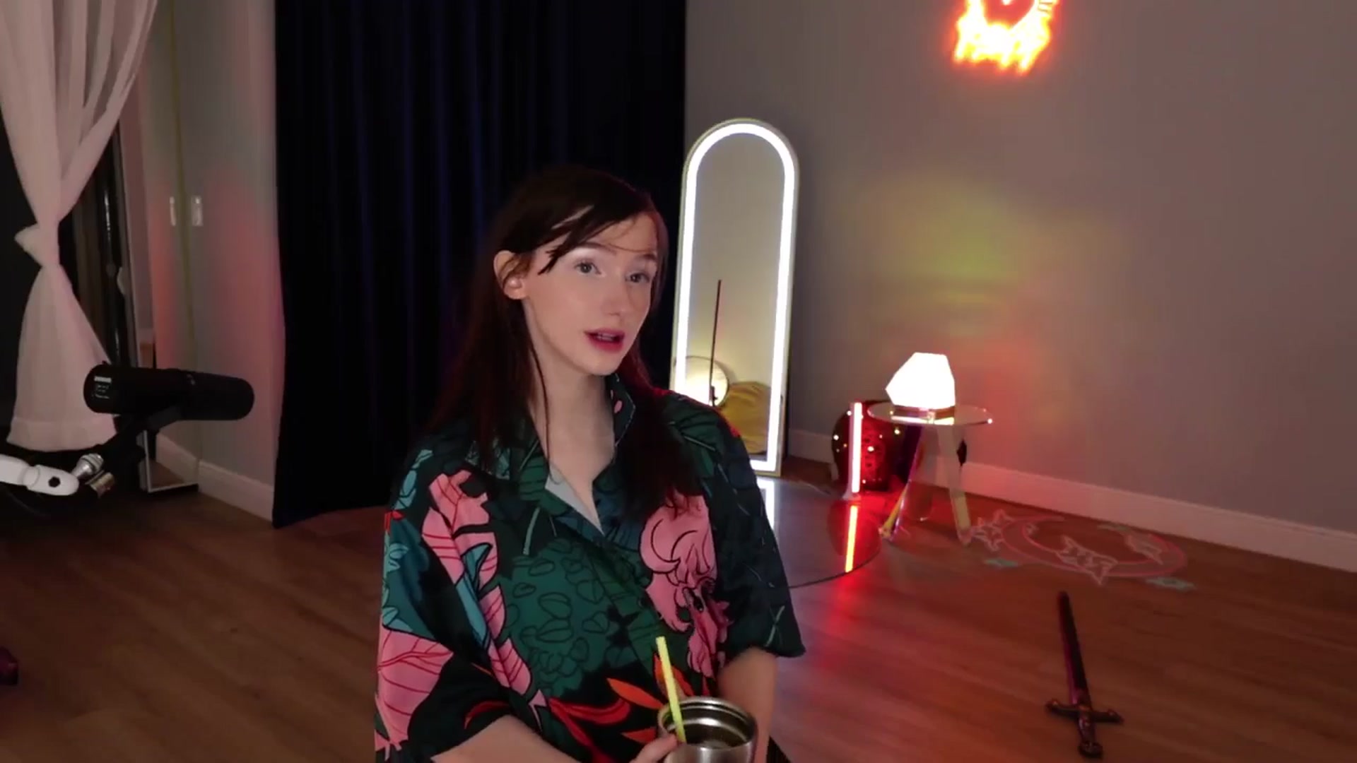 Gallery image thumbnail from SnugglePunk's myfreecams stream on, 03/09/2025, 03:02 image 17 of 20