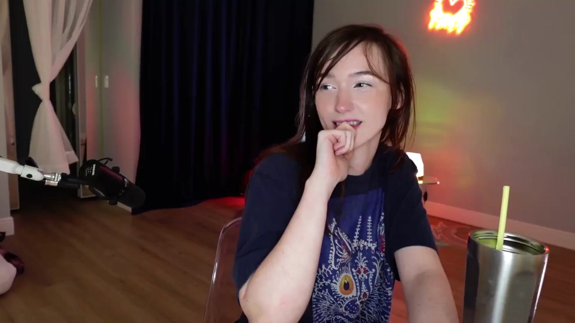 Gallery image thumbnail from SnugglePunk's myfreecams stream on, 03/09/2025, 03:36 image 9 of 20