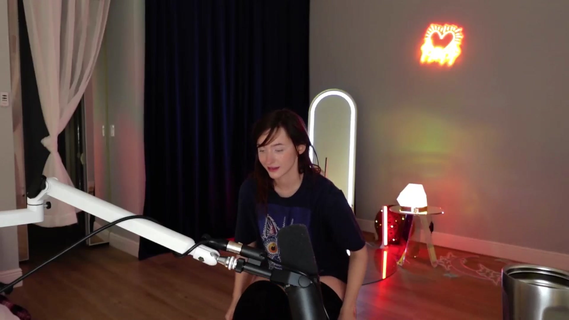 Gallery image thumbnail from SnugglePunk's myfreecams stream on, 03/09/2025, 03:36 image 16 of 20