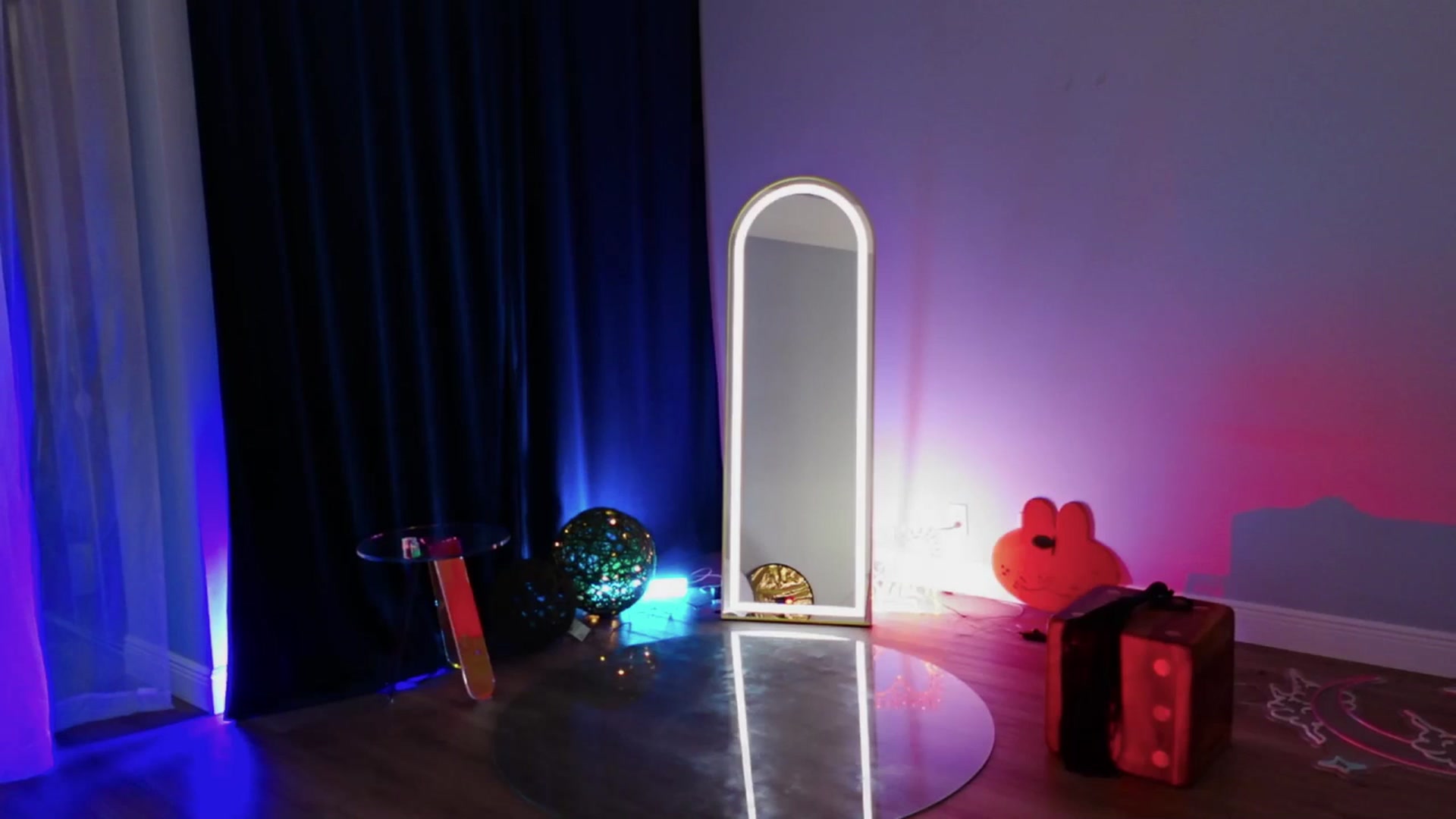 Gallery image thumbnail from SnugglePunk's myfreecams stream on, 03/21/2025, 02:02 image 17 of 20