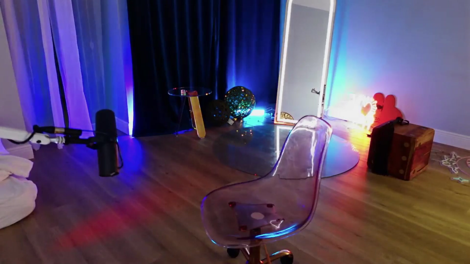 Gallery image thumbnail from SnugglePunk's myfreecams stream on, 03/21/2025, 02:02 image 3 of 20