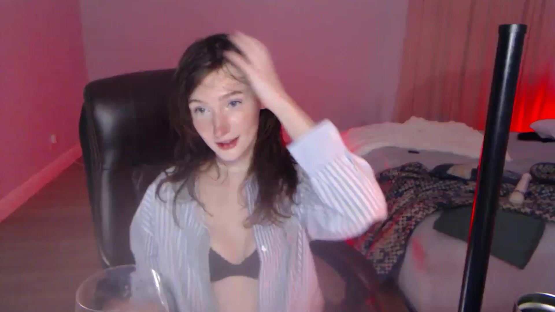 Gallery image thumbnail from SnugglePunk's myfreecams stream on, 05/17/2025, 02:01 image 1 of 20