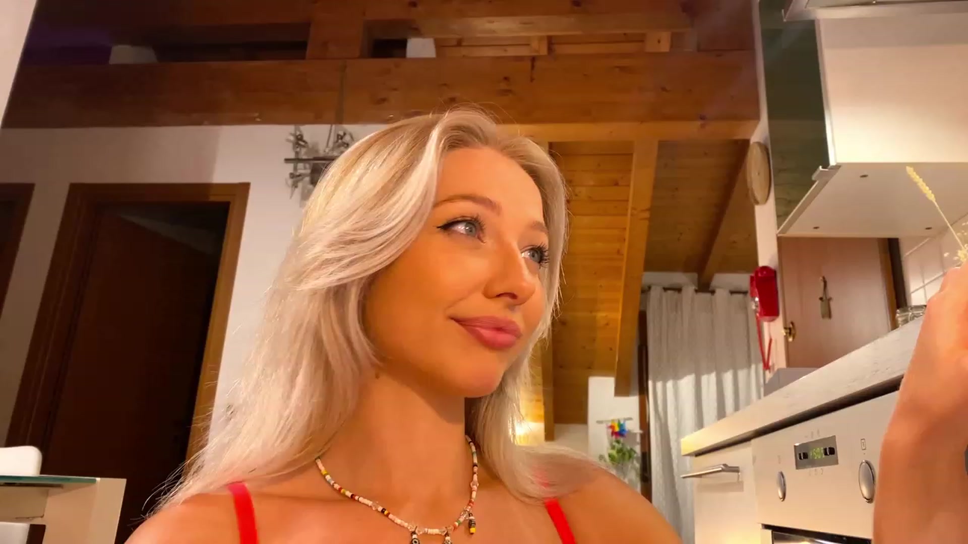 Gallery image thumbnail from SoAlexis's myfreecams stream on, 08/21/2023, 23:45 image 17 of 20