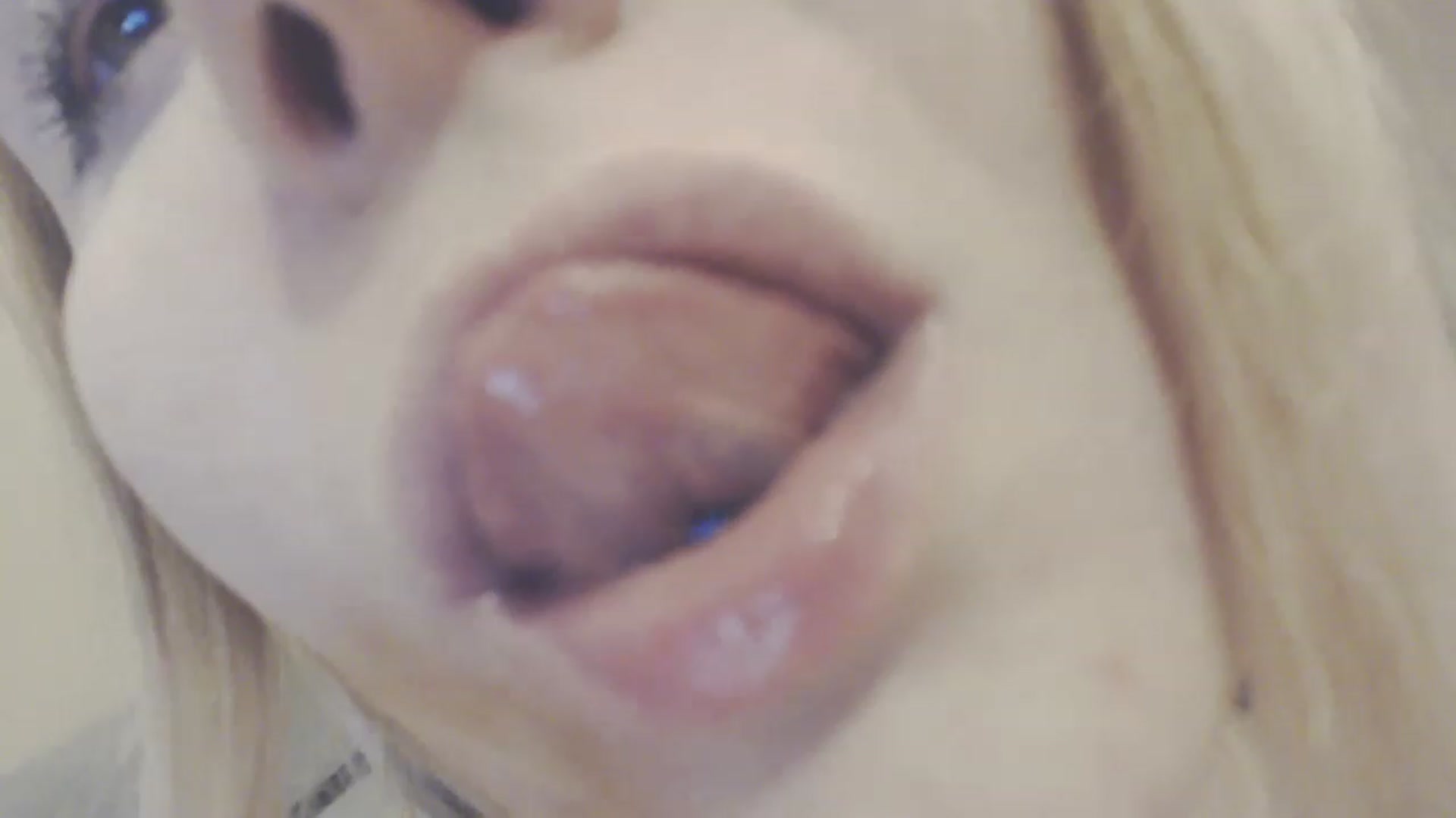 Gallery image thumbnail from SoLittleAmber's myfreecams stream on, 03/27/2023, 17:39 image 14 of 20