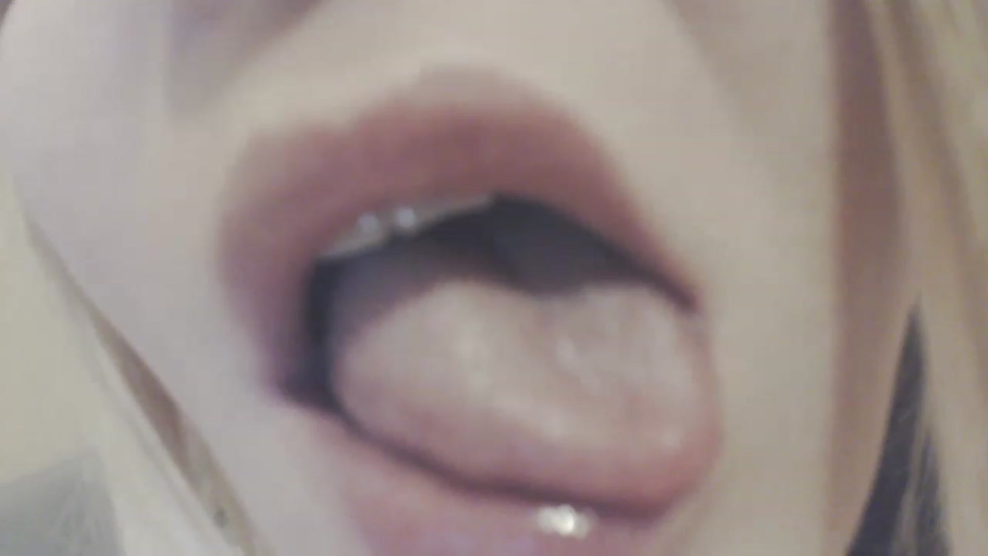 Gallery image thumbnail from SoLittleAmber's myfreecams stream on, 03/27/2023, 17:39 image 17 of 20