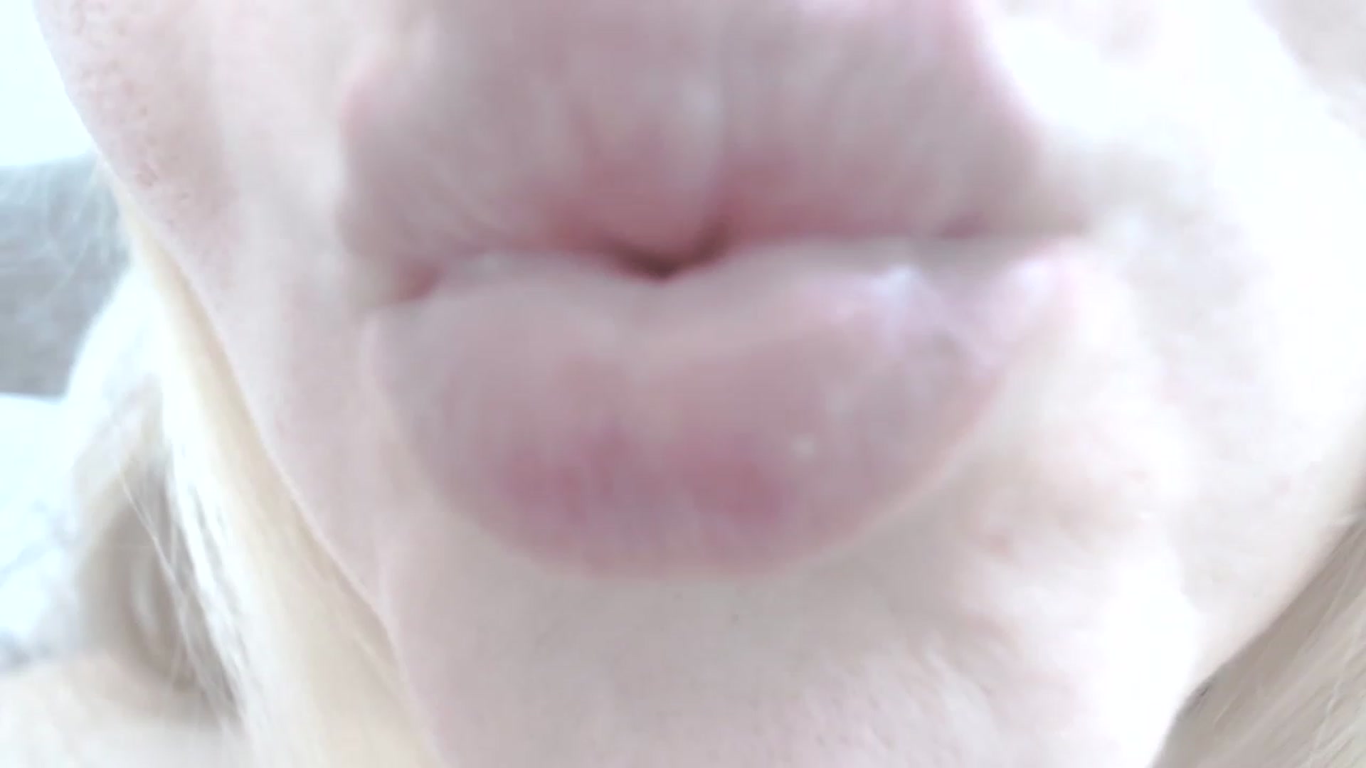 Gallery image thumbnail from SoLittleAmber's myfreecams stream on, 04/15/2023, 14:15 image 2 of 20