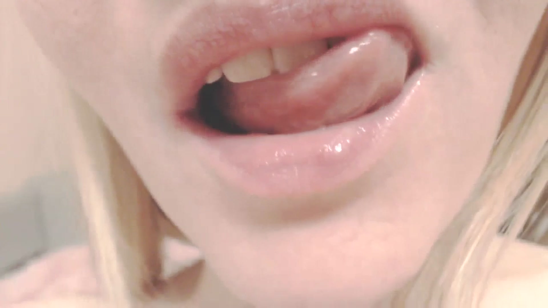 Gallery image thumbnail from SoLittleAmber's myfreecams stream on, 11/22/2023, 10:45 image 4 of 20