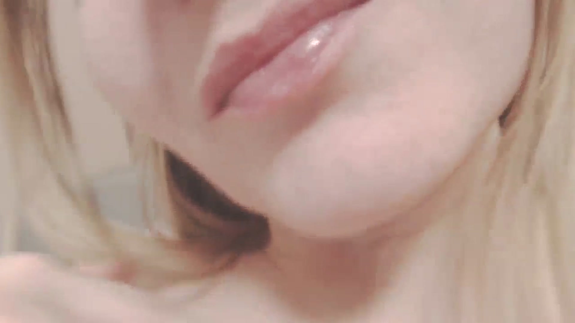 Gallery image thumbnail from SoLittleAmber's myfreecams stream on, 11/22/2023, 10:45 image 5 of 20