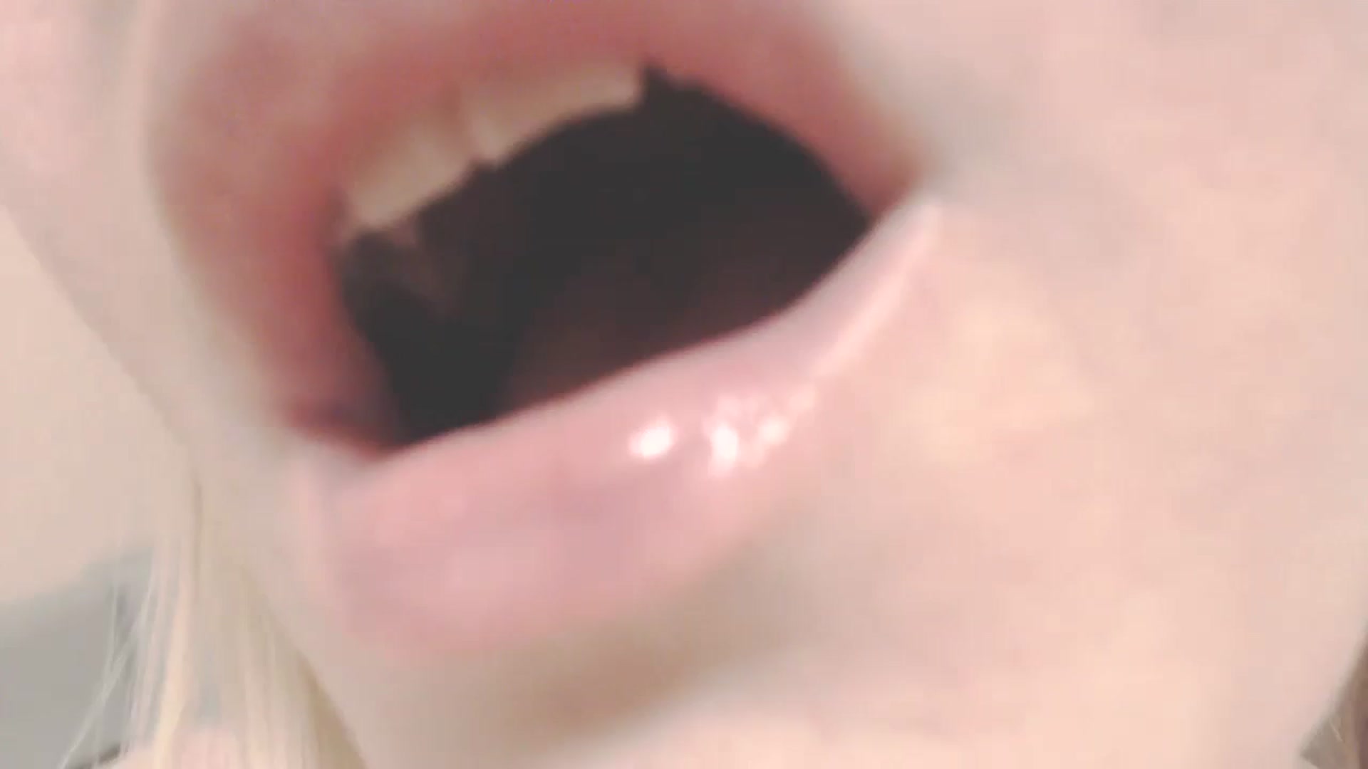 Gallery image thumbnail from SoLittleAmber's myfreecams stream on, 11/22/2023, 10:45 image 1 of 20