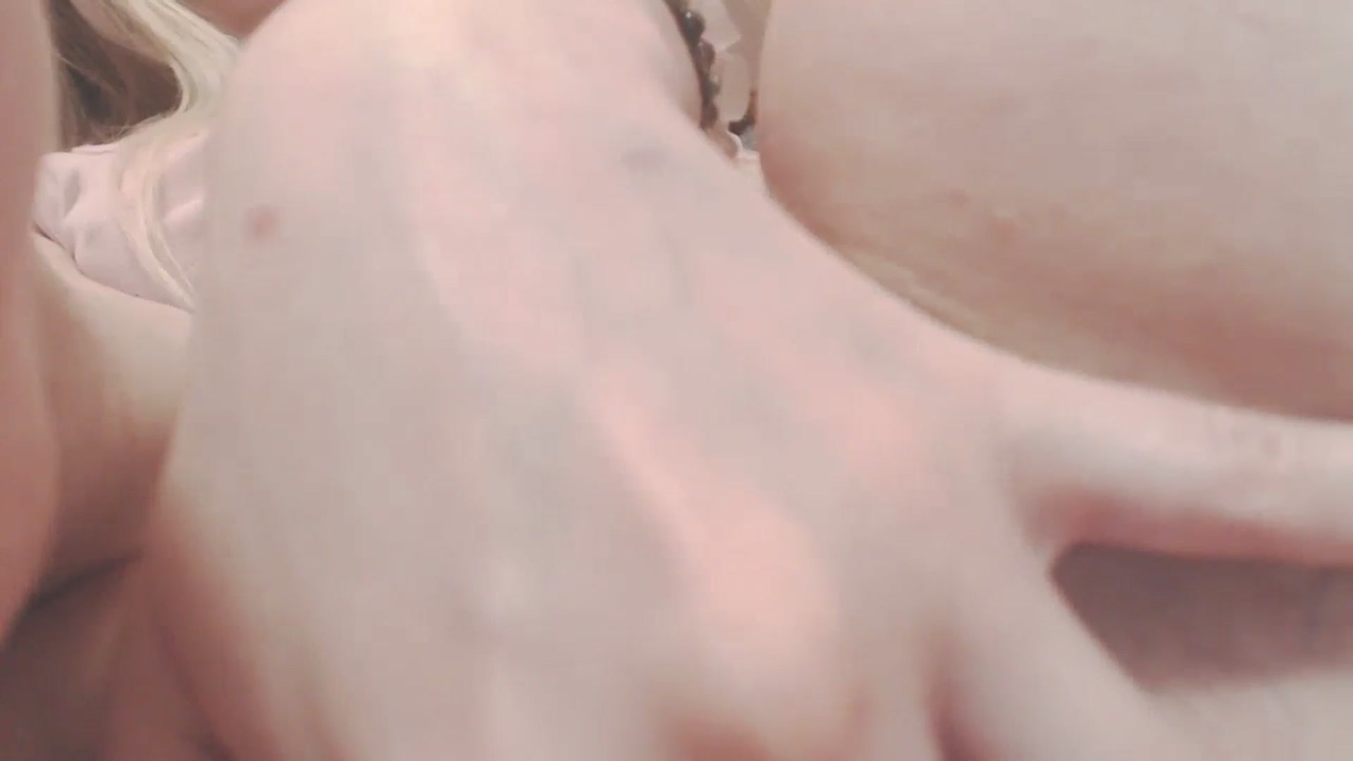 Gallery image thumbnail from SoLittleAmber's myfreecams stream on, 11/22/2023, 10:45 image 2 of 20