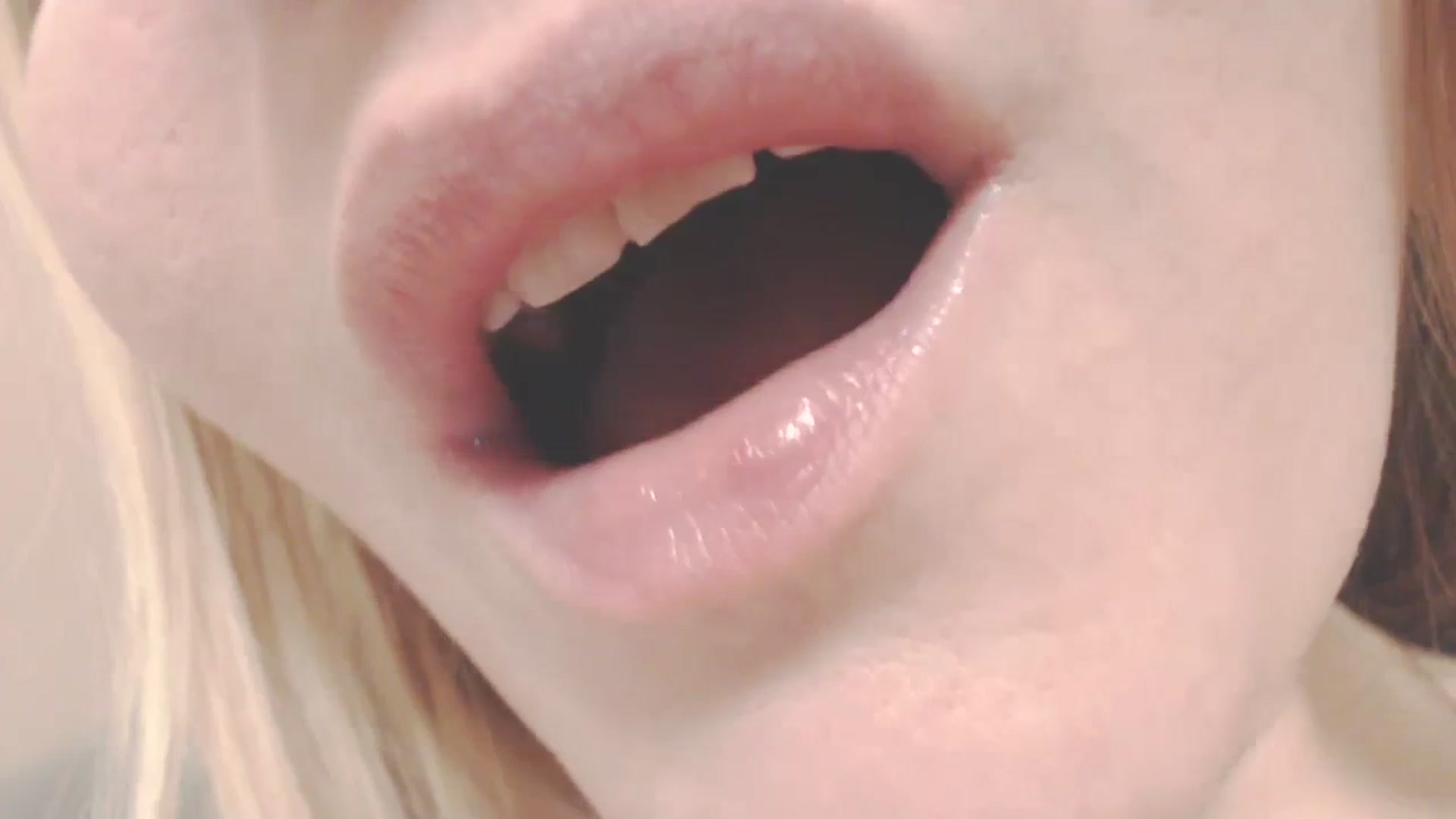 Gallery image thumbnail from SoLittleAmber's myfreecams stream on, 11/22/2023, 10:45 image 8 of 20