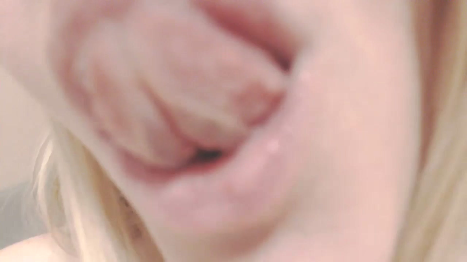 Gallery image thumbnail from SoLittleAmber's myfreecams stream on, 11/22/2023, 10:45 image 19 of 20