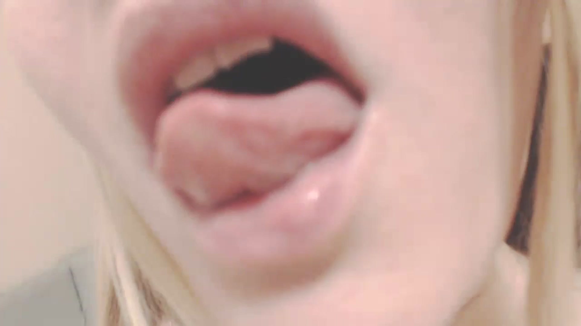 Gallery image thumbnail from SoLittleAmber's myfreecams stream on, 11/22/2023, 10:45 image 17 of 20
