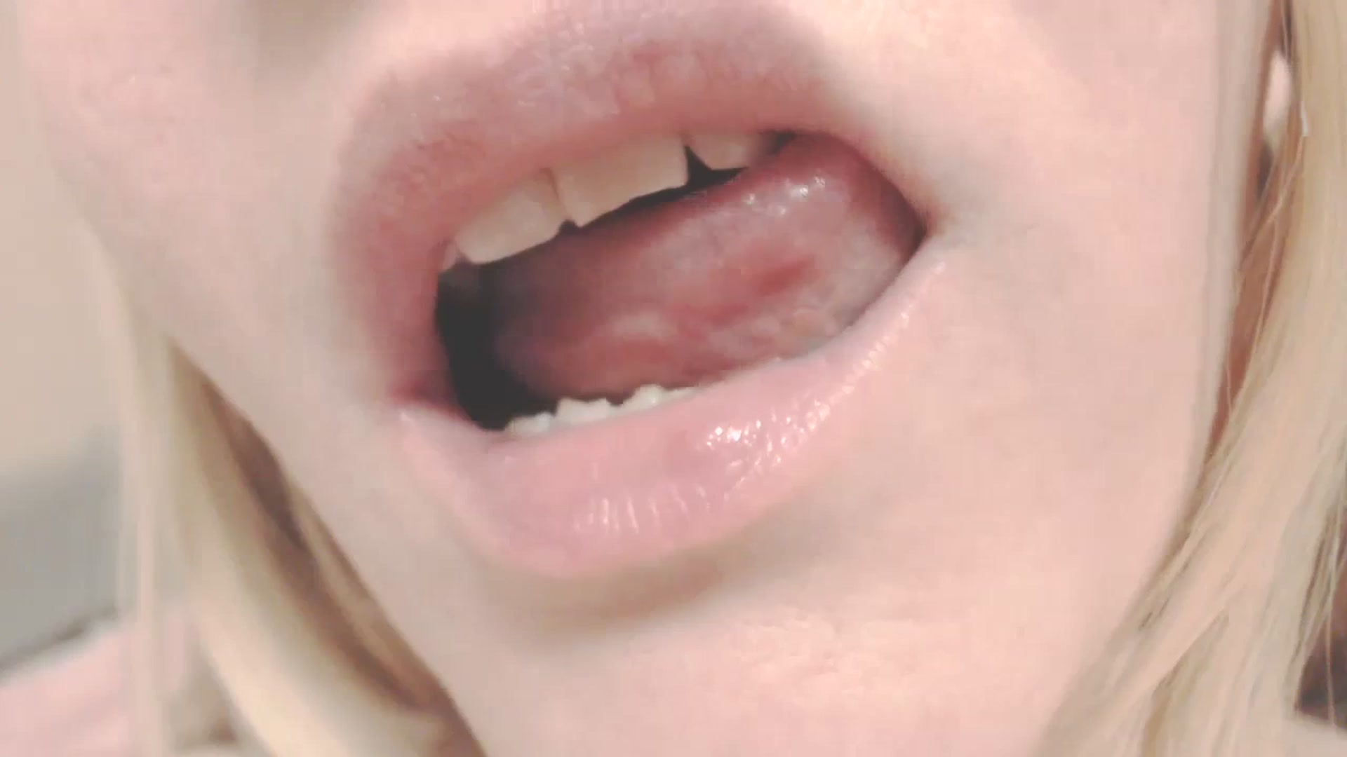 Gallery image thumbnail from SoLittleAmber's myfreecams stream on, 11/22/2023, 10:45 image 18 of 20