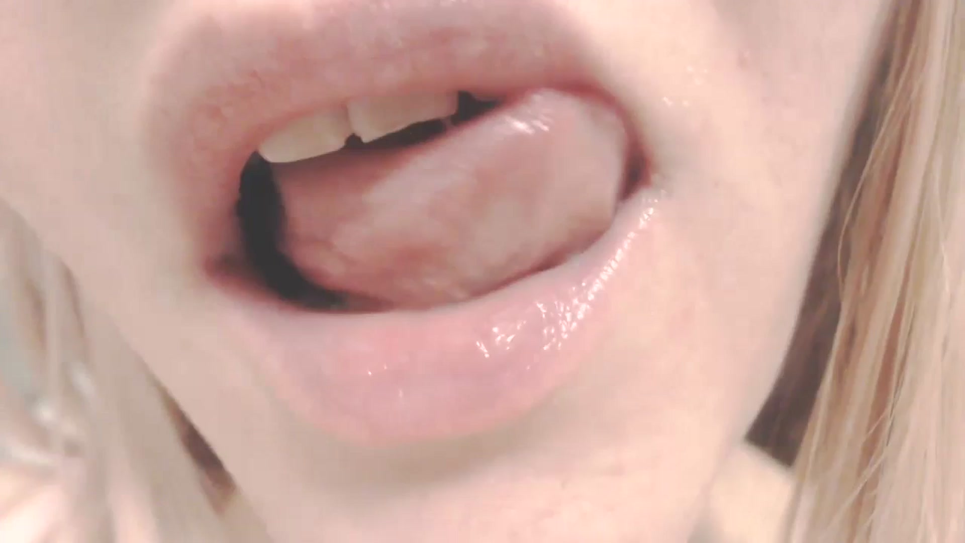 Gallery image thumbnail from SoLittleAmber's myfreecams stream on, 02/14/2024, 10:21 image 16 of 20