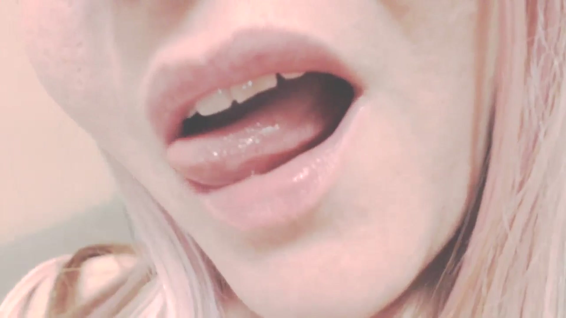 Gallery image thumbnail from SoLittleAmber's myfreecams stream on, 07/15/2024, 20:55 image 14 of 20