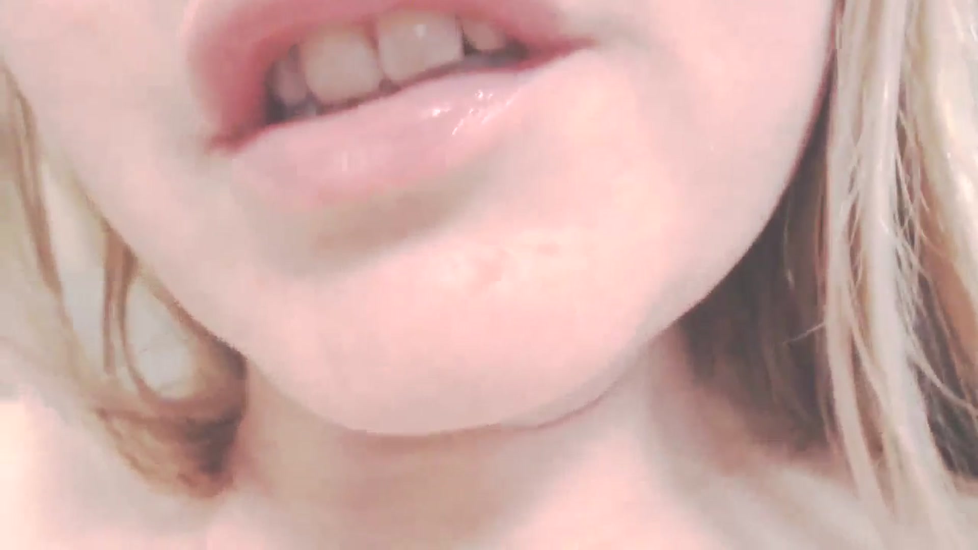 Gallery image thumbnail from SoLittleAmber's myfreecams stream on, 07/29/2024, 11:32 image 12 of 20