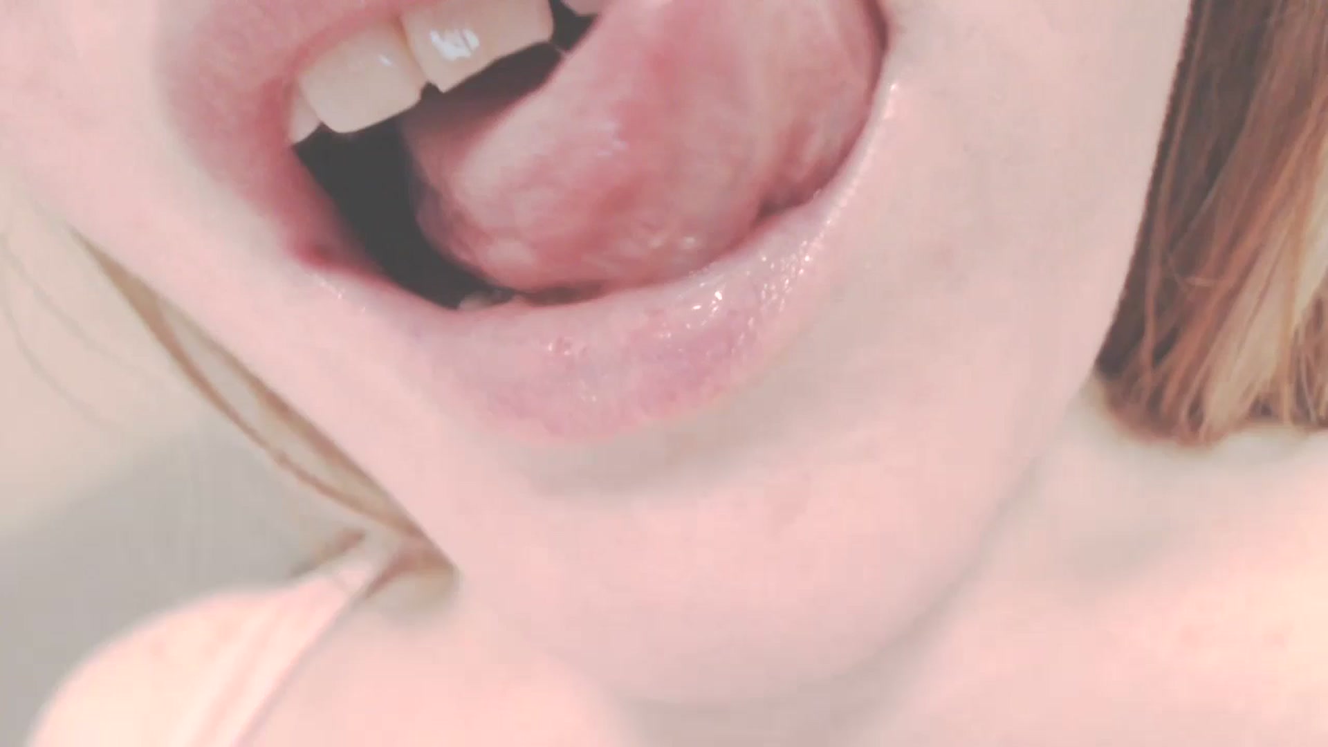 Gallery image thumbnail from SoLittleAmber's myfreecams stream on, 07/31/2024, 13:15 image 3 of 20