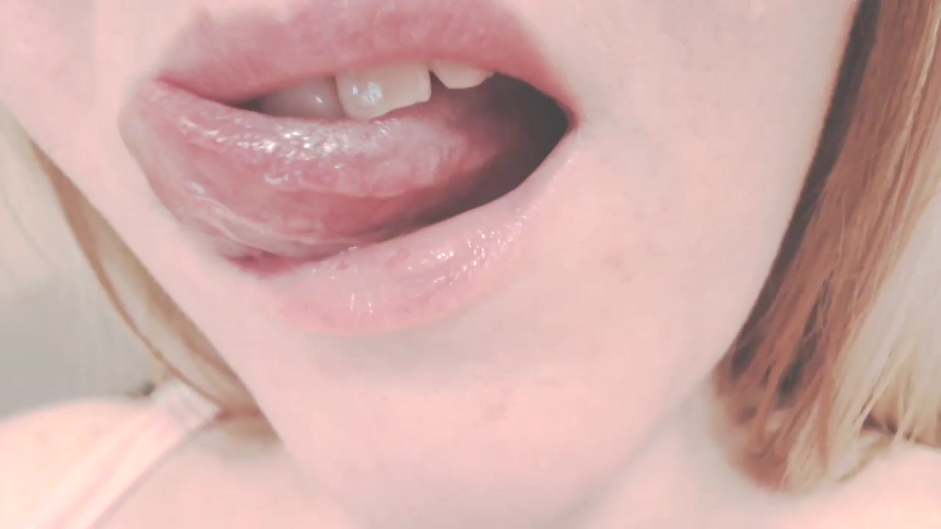Gallery image thumbnail from SoLittleAmber's myfreecams stream on, 07/31/2024, 13:15 image 8 of 20