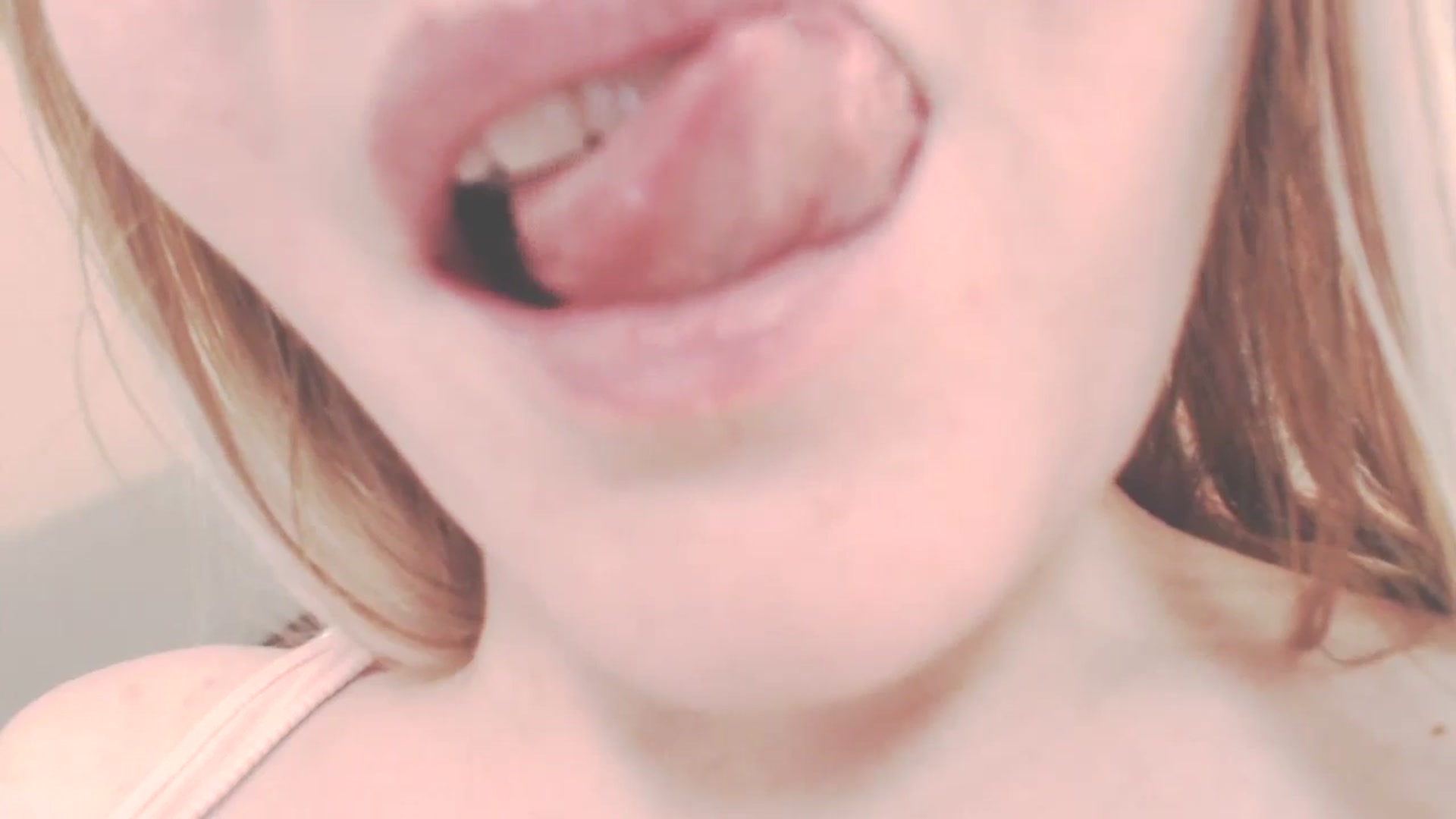 Gallery image thumbnail from SoLittleAmber's myfreecams stream on, 07/31/2024, 13:15 image 13 of 20
