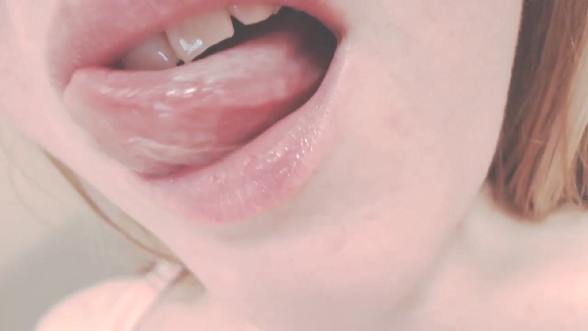 Gallery image thumbnail from SoLittleAmber's myfreecams stream on, 07/31/2024, 13:15 image 6 of 20