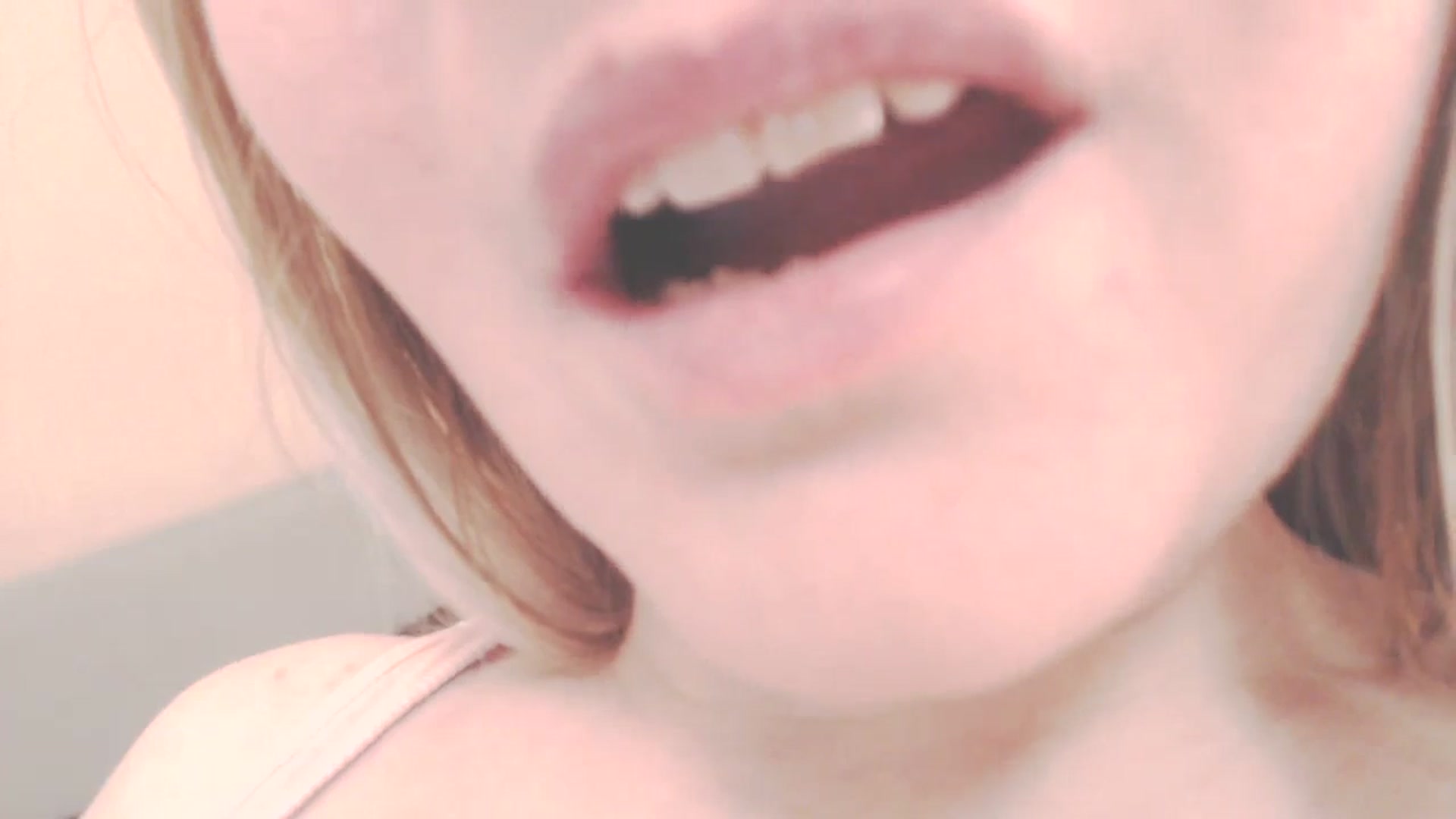 Gallery image thumbnail from SoLittleAmber's myfreecams stream on, 07/31/2024, 13:15 image 15 of 20