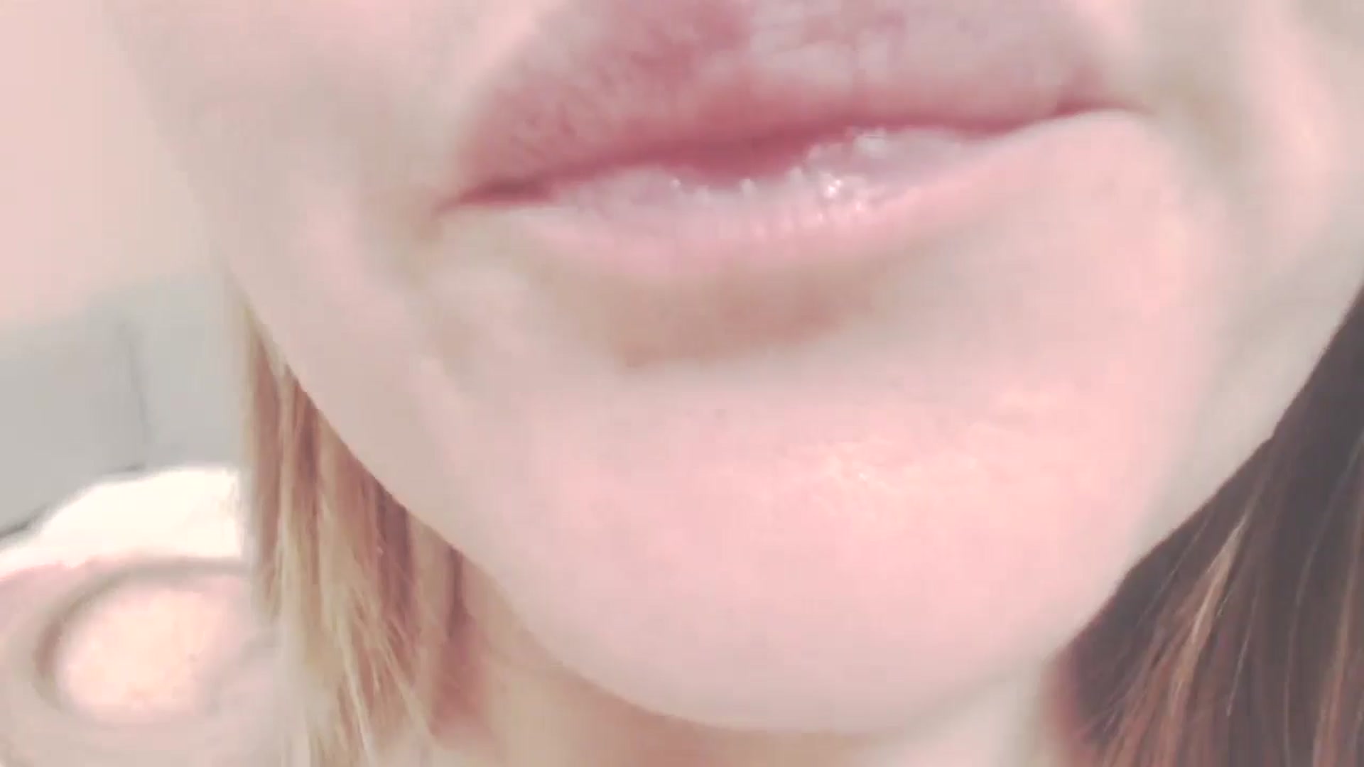 Gallery image thumbnail from SoLittleAmber's myfreecams stream on, 10/15/2024, 10:44 image 11 of 20
