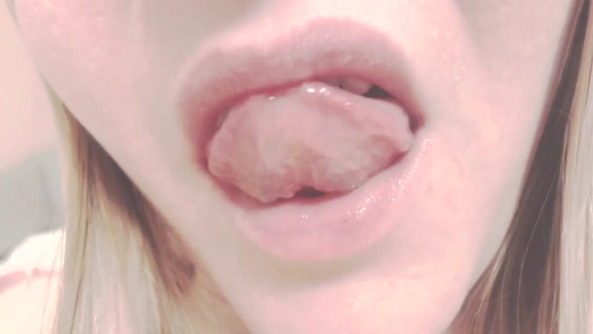 Gallery image thumbnail from SoLittleAmber's myfreecams stream on, 10/15/2024, 10:44 image 8 of 20