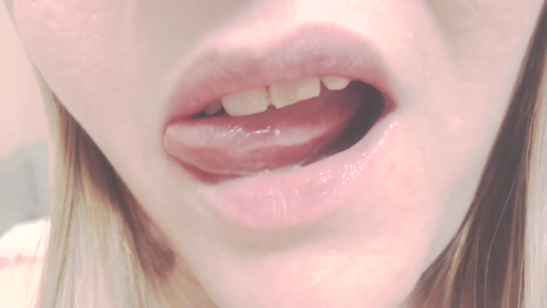 Gallery image thumbnail from SoLittleAmber's myfreecams stream on, 10/15/2024, 10:44 image 9 of 20