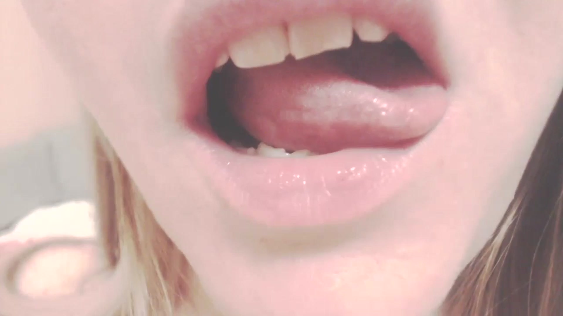Gallery image thumbnail from SoLittleAmber's myfreecams stream on, 10/15/2024, 10:44 image 10 of 20